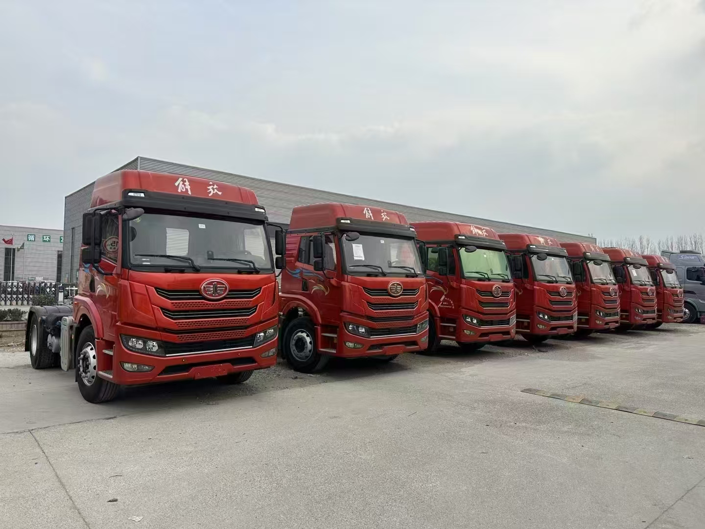 Hot Selling FAW J6P Classic Edition Diesel Fuel Used Left Steering Heavy-Duty Tractor Truck