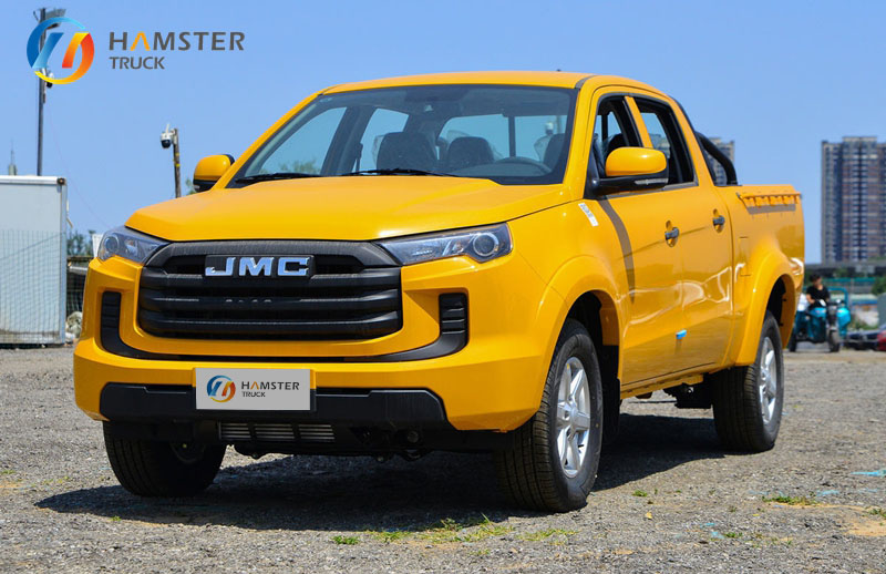 A very popular pickup truck, Jiangling Baodian, 4*2 configuration, convenient and practical, suitable for family use.