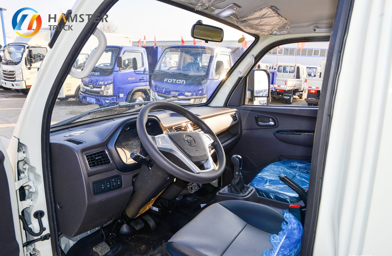 The Foton Xiangling M2 micro truck is selling well. It is priced reasonably and is suitable for short-distance transportation.