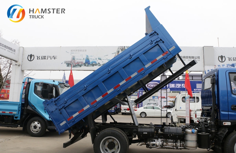 The very popular UFO Aoki Golden Bull X2 small dump truck with 4x2 configuration is reasonably priced and of reliable quality.