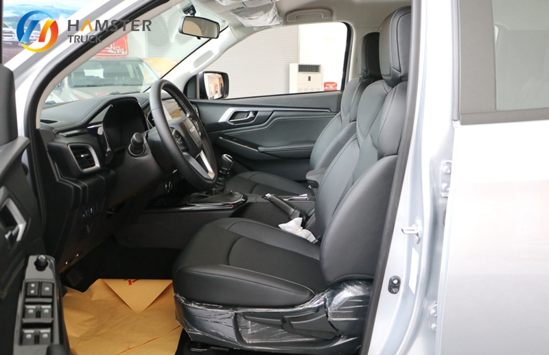 A very popular pickup truck - Jiangxi isuzu lingtuo 4x4 - compact and practical.Configure high level