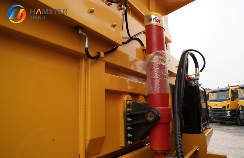 A popular and well-selling Liuzhou Auto Chonglong H5 dump truck with a reasonable price and powerful engine.