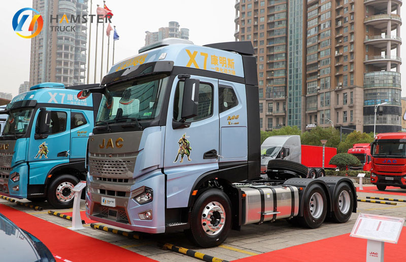 A very advanced tractor model, JAC Starway X7, 6x4 configuration, with super high horsepower and strong load-bearing capacity.