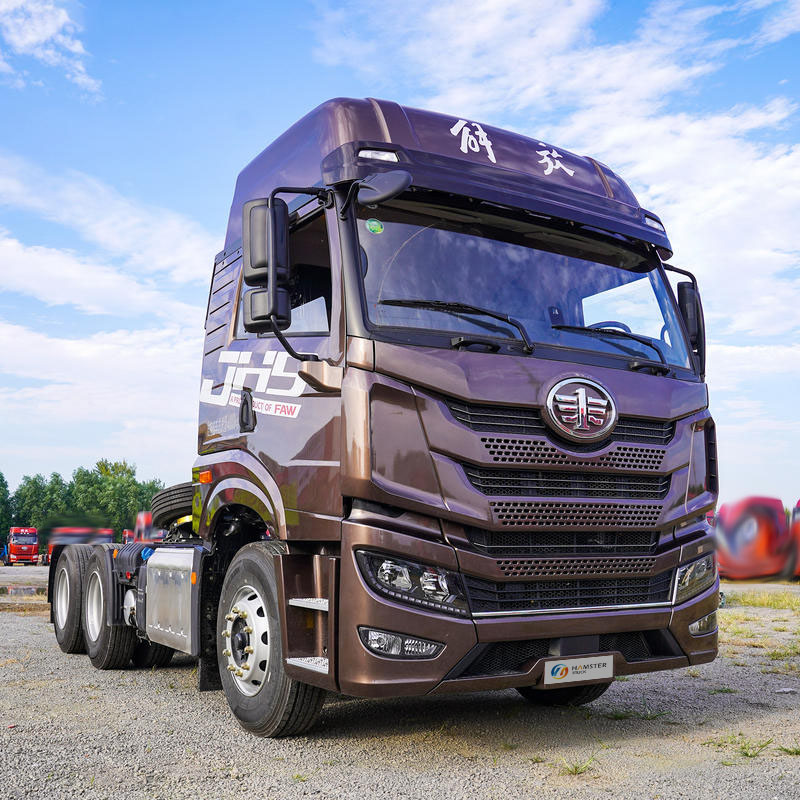 A very popular JH5 model of FAW-Jiefang truck, a 6x4 type with high horsepower and high configuration, and low price.