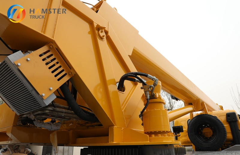 The crawler crane produced by Fushan Ruiwo is very popular and sells well. It is priced reasonably and of high quality.