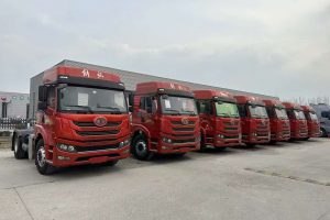 Hot Selling FAW J6P Classic Edition Diesel Fuel Used Left Steering Heavy-Duty Tractor Truck