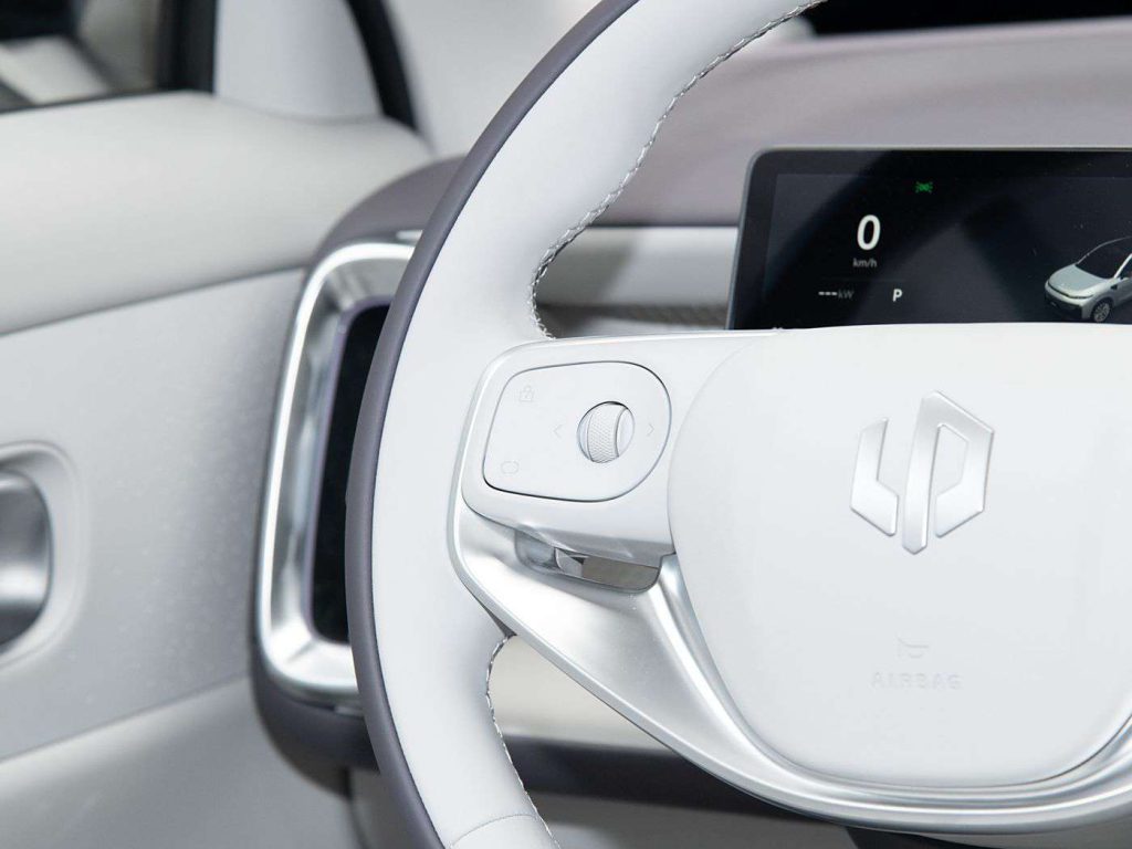 LEAP MOTOR B10 Electric Car New Energy Vehicle with 4WD Drive Automatic Gearbox Left Steering Pre-Sale Begins!