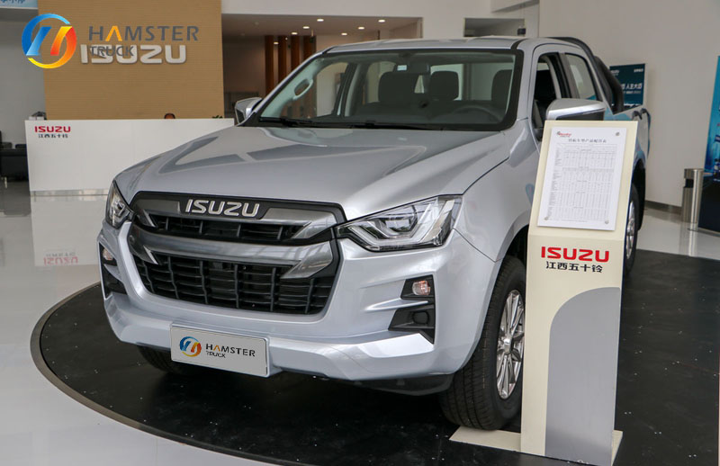A very popular pickup truck - Jiangxi isuzu lingtuo 4x4 - compact and practical.Configure high level