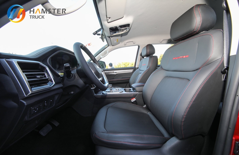 A very handsome pickup truck, JAC HANTU 4*4, is equipped with high-level configuration and offers excellent comfort.