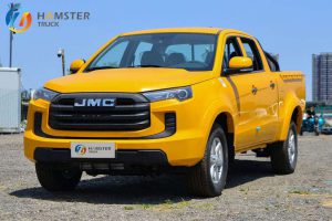 A very popular pickup truck, Jiangling Baodian, 4*2 configuration, convenient and practical, suitable for family use.