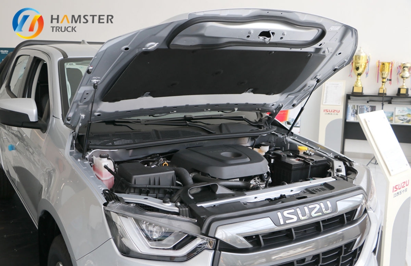A very popular pickup truck - Jiangxi isuzu lingtuo 4x4 - compact and practical.Configure high level