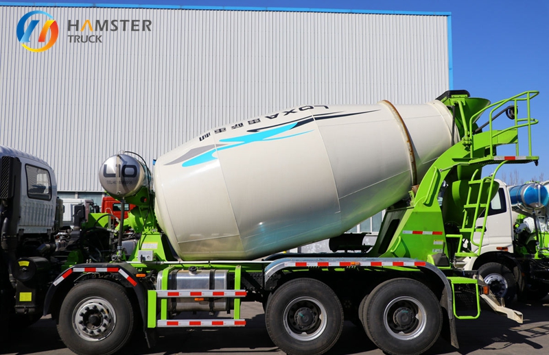 A very practical Foton Ouman GTL cement mixer truck is very popular and is available as a used vehicle.8*4