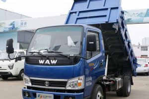 The very popular UFO Aoki Golden Bull X2 small dump truck with 4x2 configuration is reasonably priced and of reliable quality.