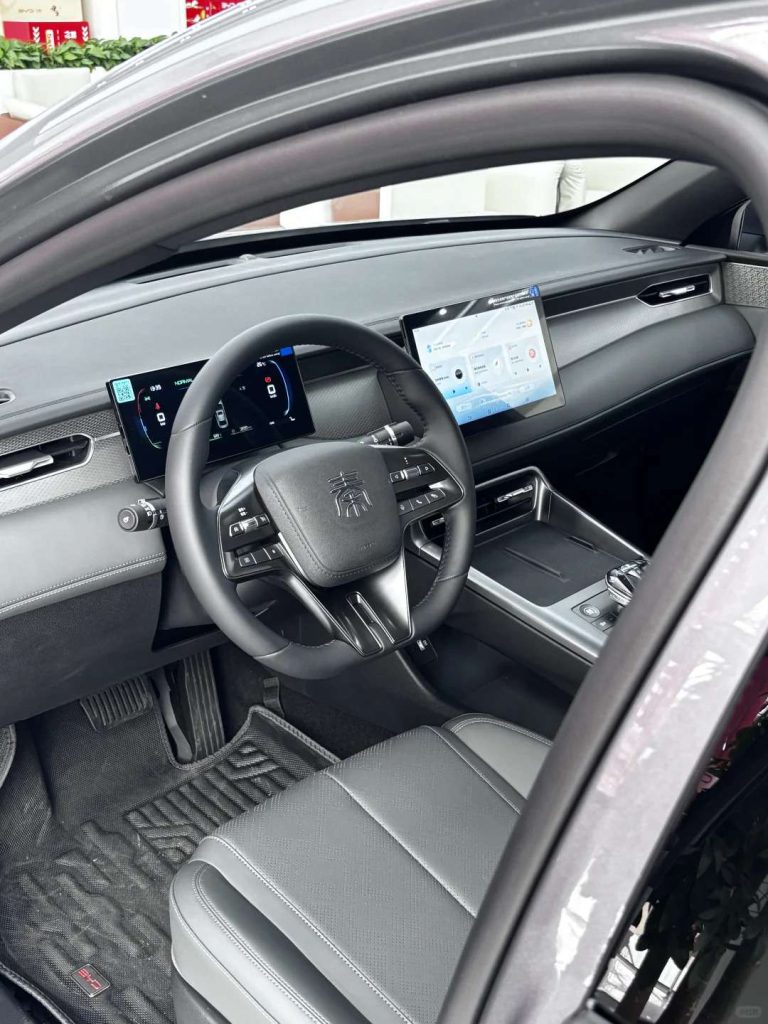 Hot Sale New Model BYD Qin L Dm-i 2024 Electric Sedan BYD Qin L Ev 80km 120km BYD Electric Car in Stock