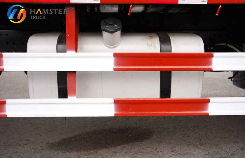 The Best-selling Commercial Truck in China Is FAW J6L. It Is Relatively Inexpensive and Can Carry a Lot of Goods.