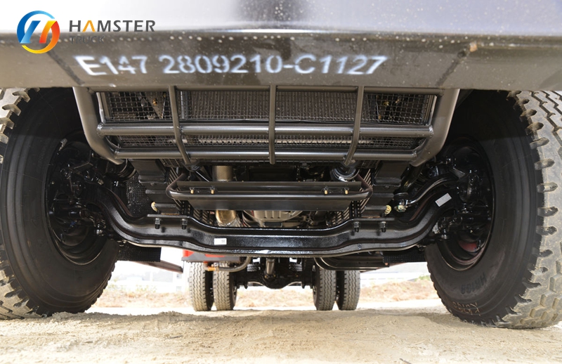 A very popular dump truck, Dongfeng Tianjin VR4*2, has an excellent appearance, is reasonably priced and very practical.
