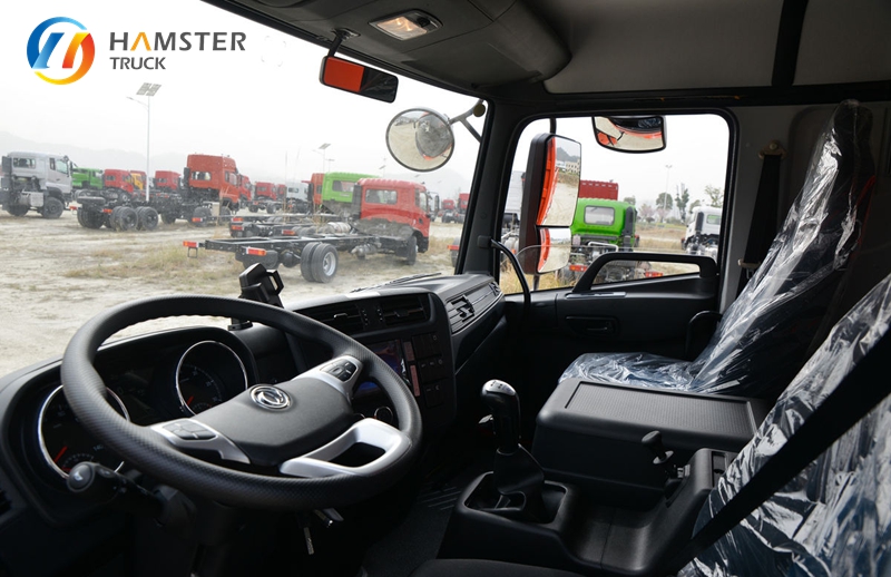 A very popular dump truck, Dongfeng Tianjin VR4*2, has an excellent appearance, is reasonably priced and very practical.