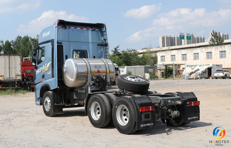 Sinotruk HOWO TS7 heavy truck 590HP 6X4 LNG automatic transmission tractor (liquid buffer)