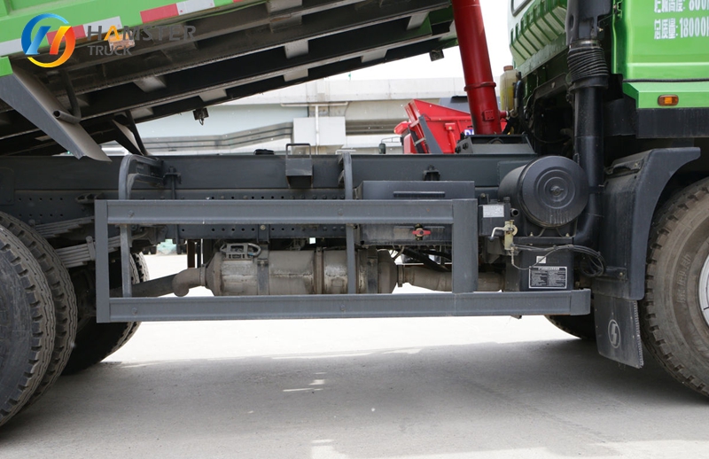 A very affordable 4*2 small dump truck, Shaanxi Auto Xuan De X9. Convenient and practical, with a low price.