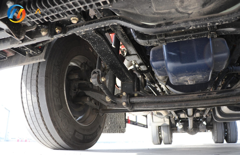 A Very Popular Chinese Model of Truck, SHACMAN DELONG M6000 4*2, Is Equipped with High-quality Configurations Sturdy Durable.