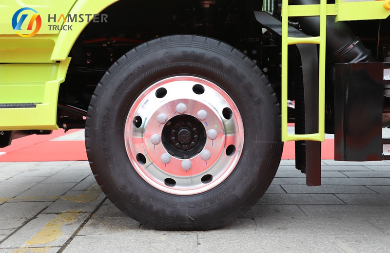 A Very Popular Chinese Model of Truck,JAC Gelfa A6 PLUS 4*2, Is Equipped with High-quality Configurations Sturdy Durable.
