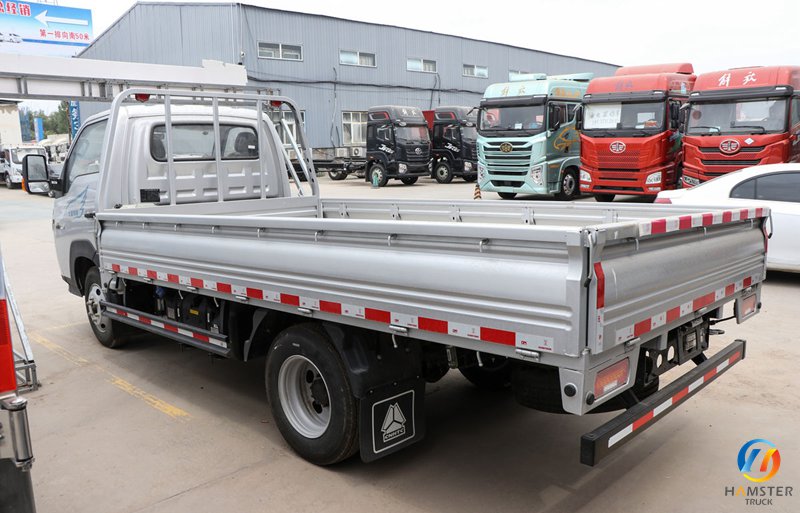 Sinotruk HOWO Junior 140HP 3.95m AMT Automatic Single-row Sideboard Truck