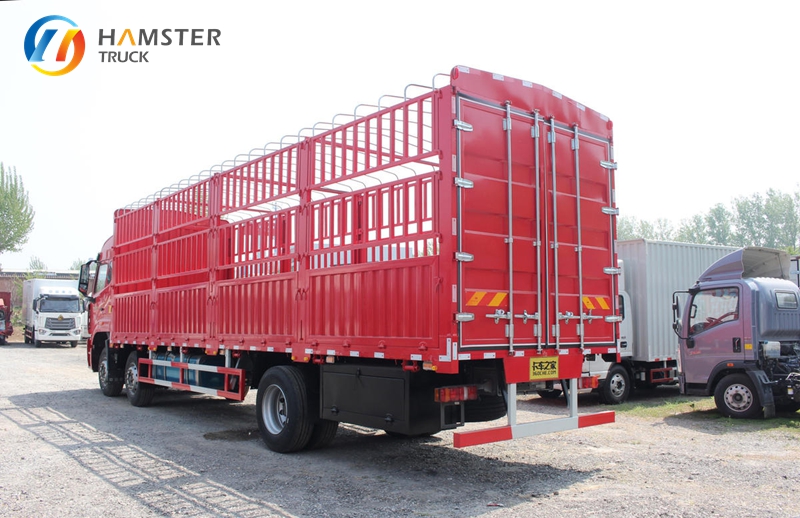 A Very Popular Chinese Model of Truck, SINOTRUCK HOWO NX 6*2, Is Equipped with High-quality Configurations Sturdy Durable.