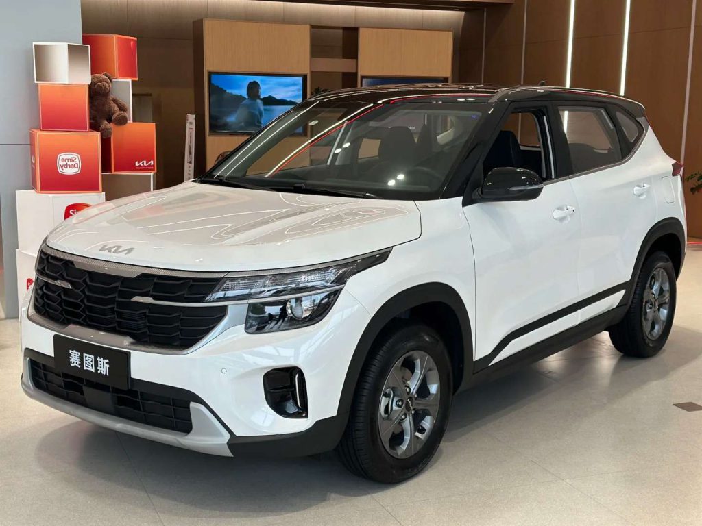 Compact Comfortable for Kia Seltos China Gasoline Car with Innovative Safety Features New Manual Gear Box Leather Seats Rear Cam