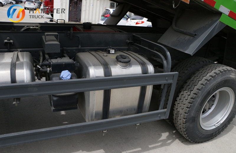 A very affordable 4*2 small dump truck, Shaanxi Auto Xuan De X9. Convenient and practical, with a low price.