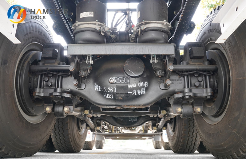 J6L dump truck of Liberation, very high sales volume 8*4 configurationvery popular and has strong carrying capacity.
