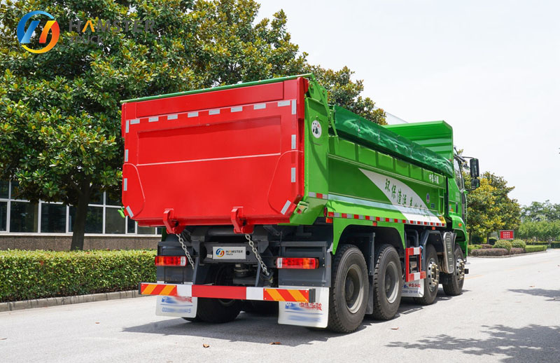 J6L dump truck of Liberation, very high sales volume 8*4 configurationvery popular and has strong carrying capacity.