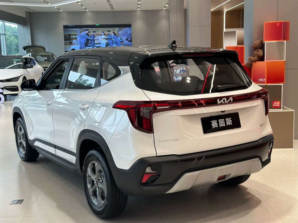 Compact Comfortable for Kia Seltos China Gasoline Car with Innovative Safety Features New Manual Gear Box Leather Seats Rear Cam