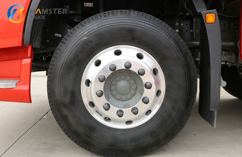 The Best-selling Commercial Truck in China Is HOWO MAX. It Is Relatively Inexpensive and Can Carry a Lot of Goods.
