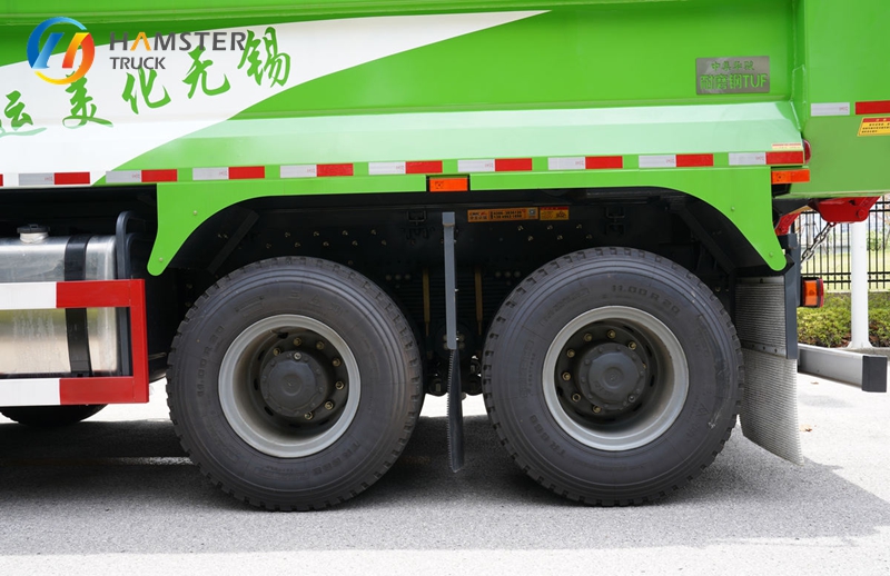 J6L dump truck of Liberation, very high sales volume 8*4 configurationvery popular and has strong carrying capacity.
