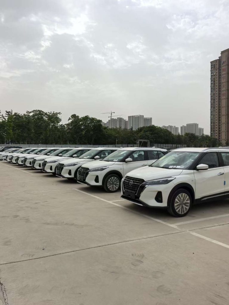 Family-style Small SUV 1.5L 122HP L4 Automatic Continuously Variable Transmission CVT Fuel Car Nissan Jinke Kicks