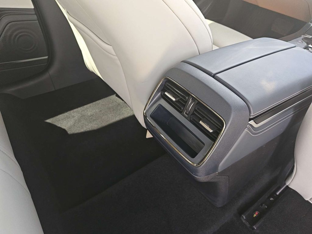 Discover Quality Used BYD E9 at HamsterUcar: Your Smart Mobility Choice