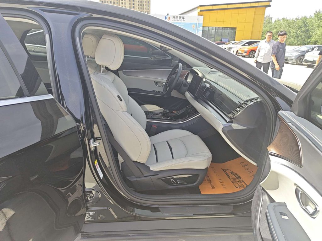 Discover Quality Used BYD E9 at HamsterUcar: Your Smart Mobility Choice